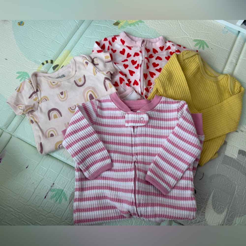 4 onesies for baby size 3-6 month